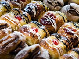 La Pasteleria - Foto de facturas de panadería.